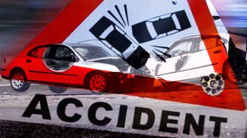 Accident on the Lucknow-Agra Expressway Accident on the Lucknow-Agra Expressway