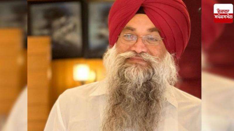 Police Detained Amritpal Singh's Uncle and Driver Police Detained Amritpal Singh's Uncle and Driver