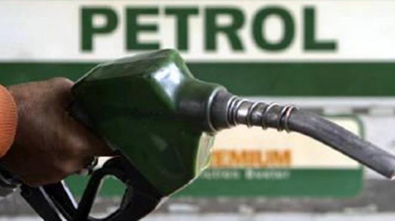 Petrol price cut by 6 paise Petrol price cut by 6 paise