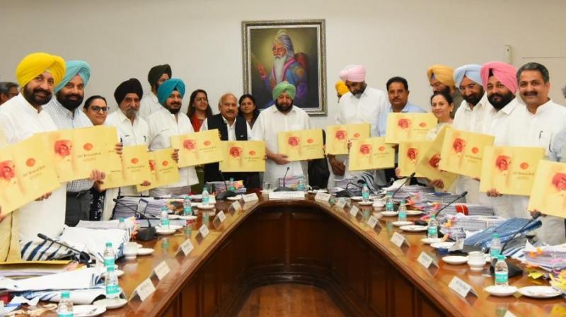Captain release 1st volume of coffee table book on 550th prakash purab Captain release 1st volume of coffee table book on 550th prakash purab