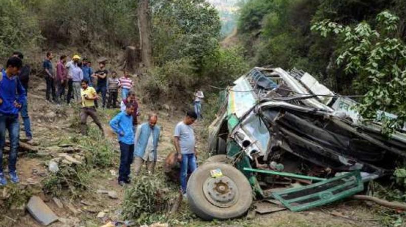 33 people died in a bus accident in Maharashtra's Raigad 