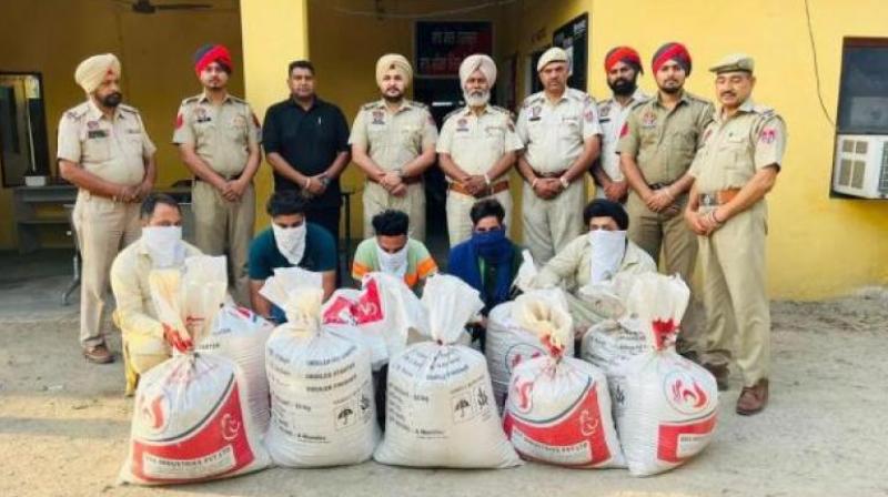 Police Nabs 5 Drug Smugglers