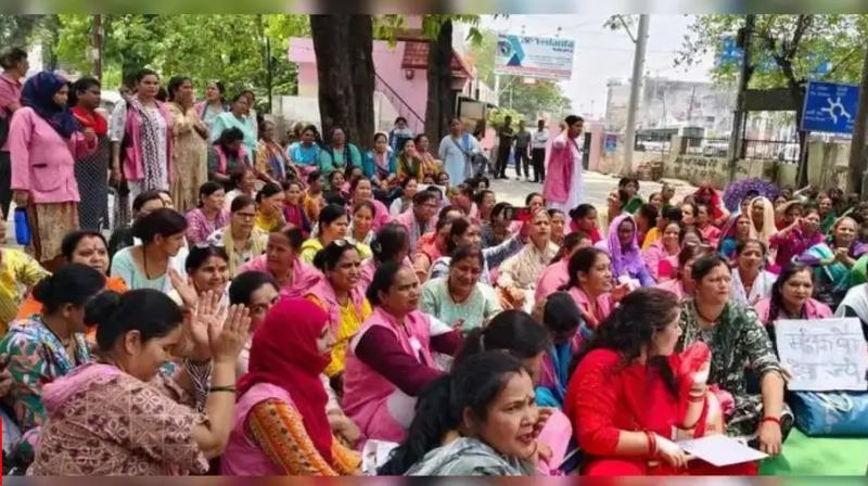 Uttarakhand: ASHA, Midday Meal Workers Hold Rally Demanding Fair Wages and Job Security (IMage courtesy:TOI) Uttarakhand: ASHA, Midday Meal Workers Hold Rally Demanding Fair Wages and Job Security (IMage courtesy:TOI)