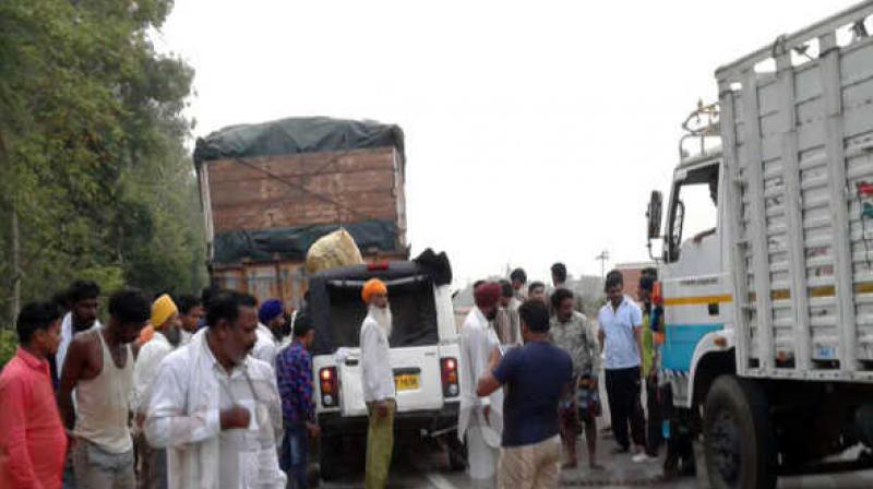 13 Amarnath pilgrims were injured when their vehicle rammed into a stationary truck 13 Amarnath pilgrims were injured when their vehicle rammed into a stationary truck