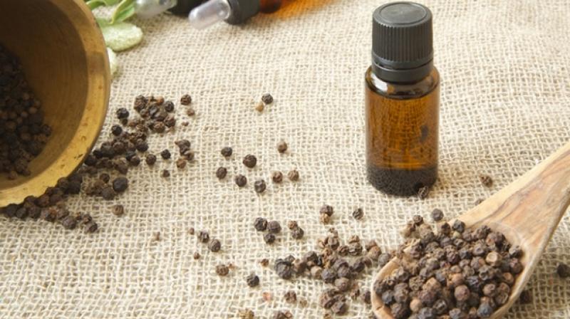 Black pepper eases in listless trade