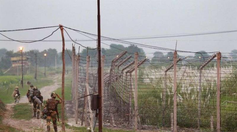 Pakistani troops intensely shelled Indian posts in Uri Pakistani troops intensely shelled Indian posts in Uri
