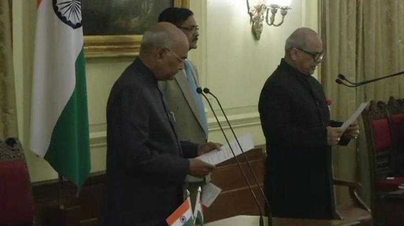 Prez administers oath of office to Pinaki Chandra Ghose Prez administers oath of office to Pinaki Chandra Ghose