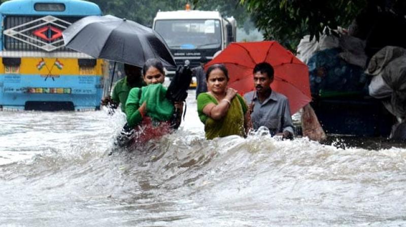 Incessant rain affects normal life in Kolkata