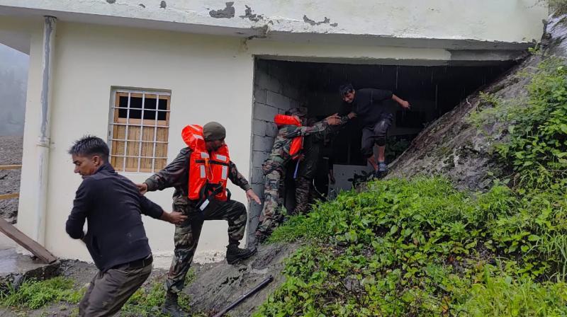 Uttrakhand: Massive Mudslide Hits Dharali Village After Cloudburst; Army 1st to Respond, 20 Rescued Uttrakhand: Massive Mudslide Hits Dharali Village After Cloudburst; Army 1st to Respond, 20 Rescued