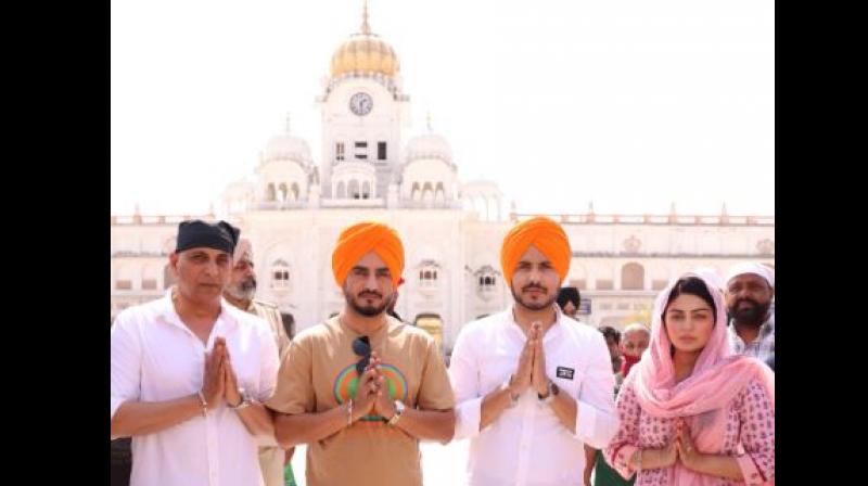 Star Cast at Golden Temple in Amritsar