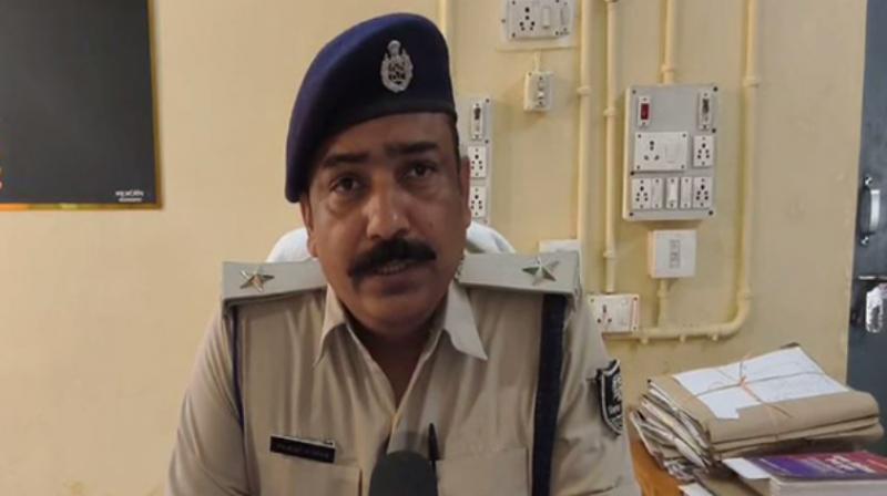 Bihar Police Seize Horse Used for Liquor Smuggling; 50 Litres of Alcohol Recovered Bihar Police Seize Horse Used for Liquor Smuggling; 50 Litres of Alcohol Recovered
