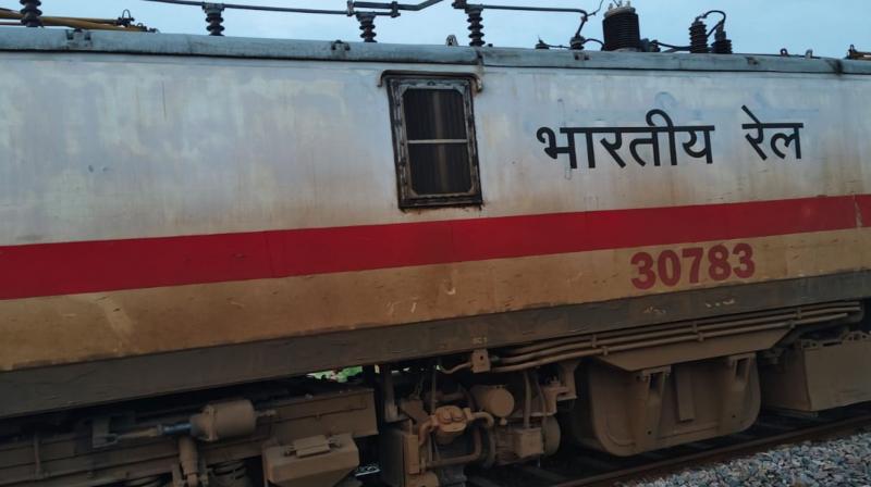 Sabarmati Express Derails Near Kanpur As Engine Hits Object Placed On Track Sabarmati Express Derails Near Kanpur As Engine Hits Object Placed On Track