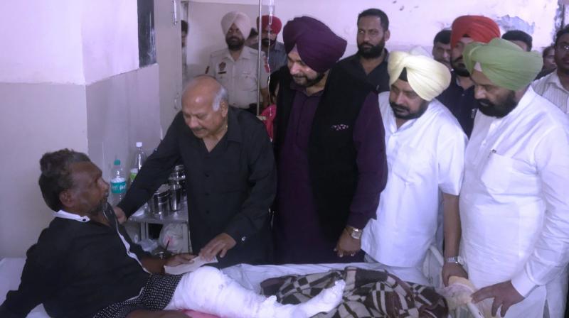 TEAM OF BRAHM MOHINDRA, NAVJOT SIDHU, SARKARIA AND DHARAMSOT ENQUIRED ABOUT THE HEALTH OF INJURED