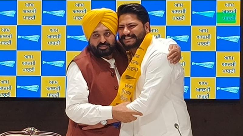 Surprise! 2 weeks after pledging support to Sukhpal Khaira, Dalvir Singh Goldy joins AAP 