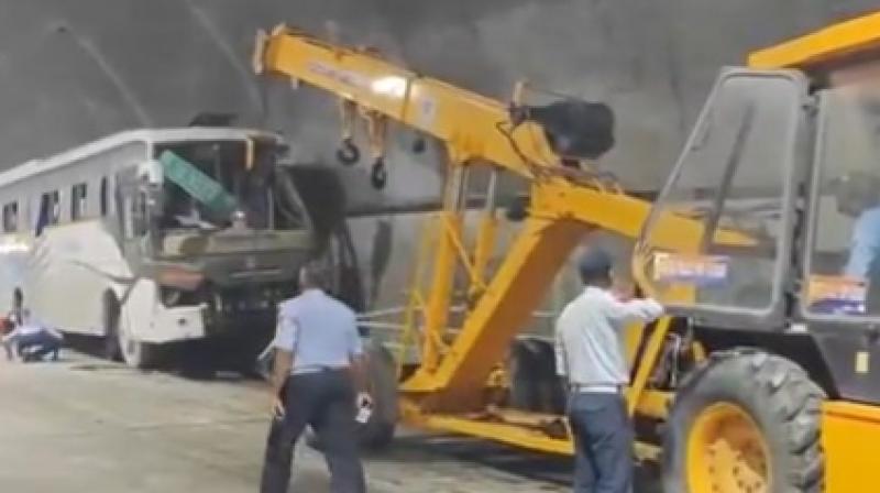 Bus Carrying Amarnath Pilgrims Meets with Accident on Jammu-Srinagar Highway Bus Carrying Amarnath Pilgrims Meets with Accident on Jammu-Srinagar Highway