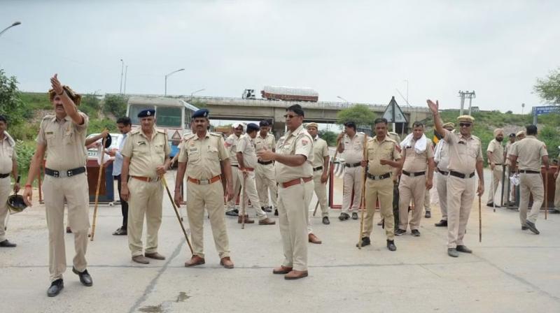 Haryana Police Prohibits Mobile Phone Use for Constables on Duty Haryana Police Prohibits Mobile Phone Use for Constables on Duty