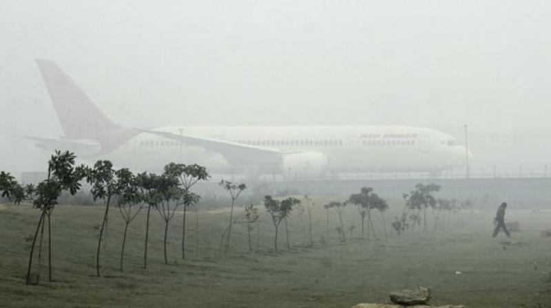 Dense fog disrupts flight operations at Delhi airport Dense fog disrupts flight operations at Delhi airport