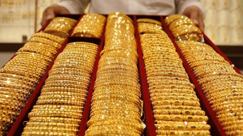 Gold prices climbed by Rs 250 