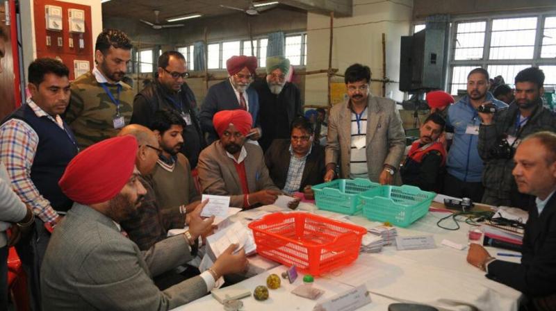 Counting of votes starts in Jalandhar Counting of votes starts in Jalandhar