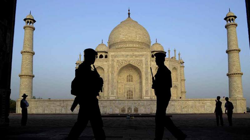 Bangladesh Army Chief General Aziz Ahmed visited the Taj Mahal