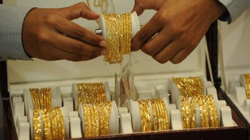 Gold fell by Rs 60 Gold fell by Rs 60