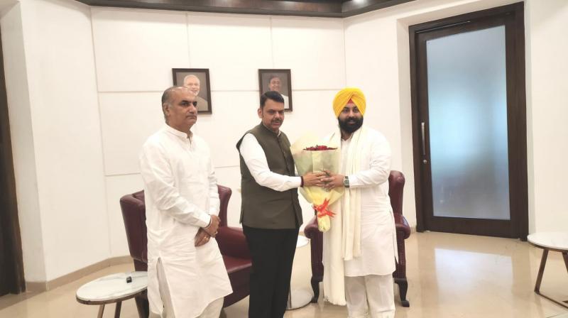 Punjab Set to Mark 350th Martyrdom Anniversary of Ninth Sikh Guru with Month-Long Events; Invites Maharashtra CM Devendra Fadnavis Punjab Set to Mark 350th Martyrdom Anniversary of Ninth Sikh Guru with Month-Long Events; Invites Maharashtra CM Devendra Fadnavis