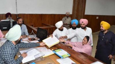 Karamjit Kaur Chaudhary filing Nomination Papers Karamjit Kaur Chaudhary filing Nomination Papers