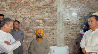 Navjot Sidhu reached Lakhimpur Khiri and started hunger strike at journalist Raman's house 
