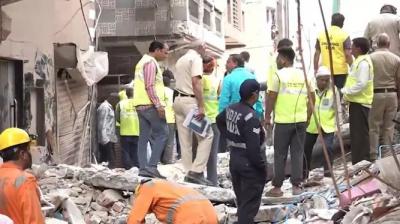 Building Collapse Kills 4, Dozens Feared Trapped in Delhi; Rescue Operation Underway (Image courtesy: India Today)