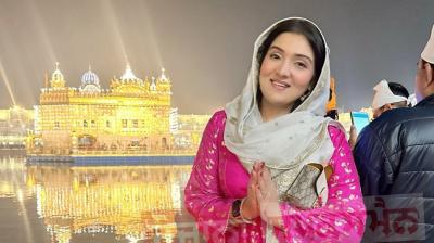 Actress Tina Ahuja at Golden Temple