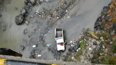 Vehicle falls in khud