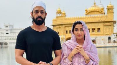 Amiek Virk & Srishti Jain at Darbar Sahib in Amritsar