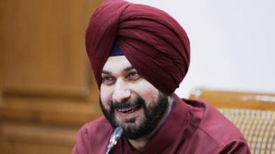 Sidhu accepts Pak invite