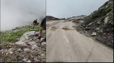 Himachal Pradesh: Car Plunges into Valley near Rahninala, Rohtang Pass; Four Dead
