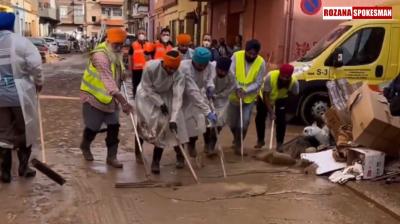 Sikhs in Spain Step Up for Flood Relief, Earning Local Praise