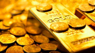 Gold falls Rs 105 on global cues