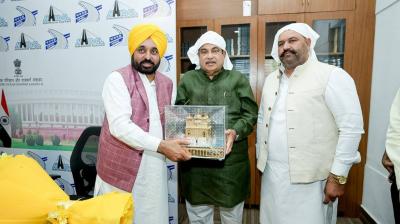 Punjab CM Bhagwant Mann Meets Union Minister Nitin Gadkari