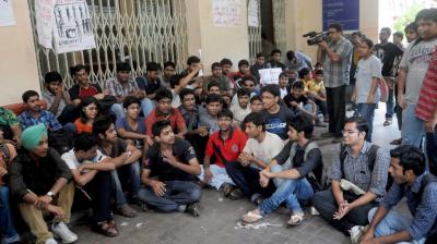 Gherao at Jadavpur University over admission tests Gherao at Jadavpur University over admission tests