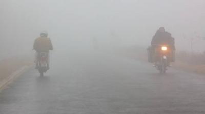 Fog disrupted daily lives in many areas in both states, reducing visibility in the early morning and posing challenges for commuters. File Photo.