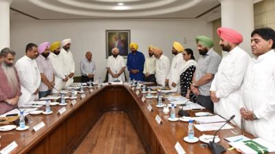 Punjab Cabinet Observes One-Minute Silence In Memory of Kuldip Nayar 