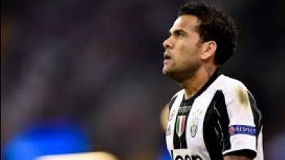 Dani Alves undergoes 