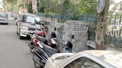 Woman threatened over parking in Dwarka