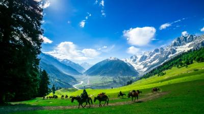 Jammu-Kashmir Closes Over Half of Kashmir’s Tourist Spots Amid Sweeping Anti-Terror Crackdown