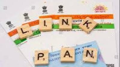 Tax experts advise linking Aadhaar and PAN way before December 2025 to avoid last-minute issues and to ensure that your PAN remains active. File Photo