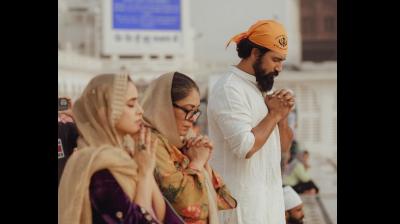 Vicky Kaushal at Golden Temple in Amritsar
