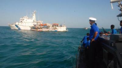 Twelve Tamil Nadu fishermen were today arrested by the Sri Lankan Navy