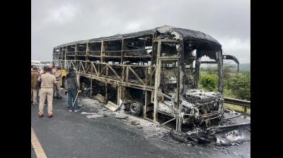 Andhra Bus Fire: 19 Bodies Identified, Handed Over To Families; victims from Bihar & Tamil Nadu cremated in Andhra Pradesh Andhra Bus Fire: 19 Bodies Identified, Handed Over To Families; victims from Bihar & Tamil Nadu cremated in Andhra Pradesh