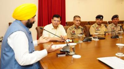 Punjab News: CM Bhagwant Mann, DGP Gaurav Yadav receive death threat Punjab News: CM Bhagwant Mann, DGP Gaurav Yadav receive death threat