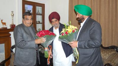 Tripat Rajinder Bajwa & Sukhbinder Sarkaria Meet Union Minister Nitin Gadkari
