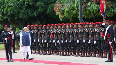 PM Modi Receives Special Ceremonial Guard of Honour in Colombo. (PMO)